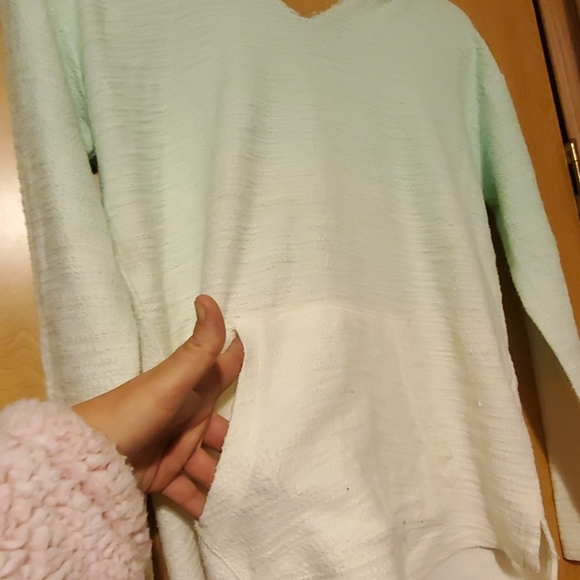 Hoodie💜💜💜💜 - Picture 3 of 4